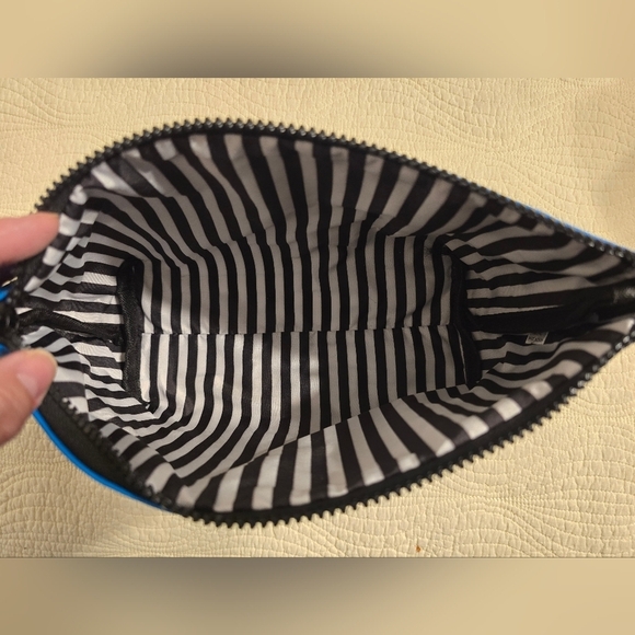 NWT Marc Tetro "All Dogs" Ladies Cosmetics / Travel Pouch With Zipper - Picture 5 of 5